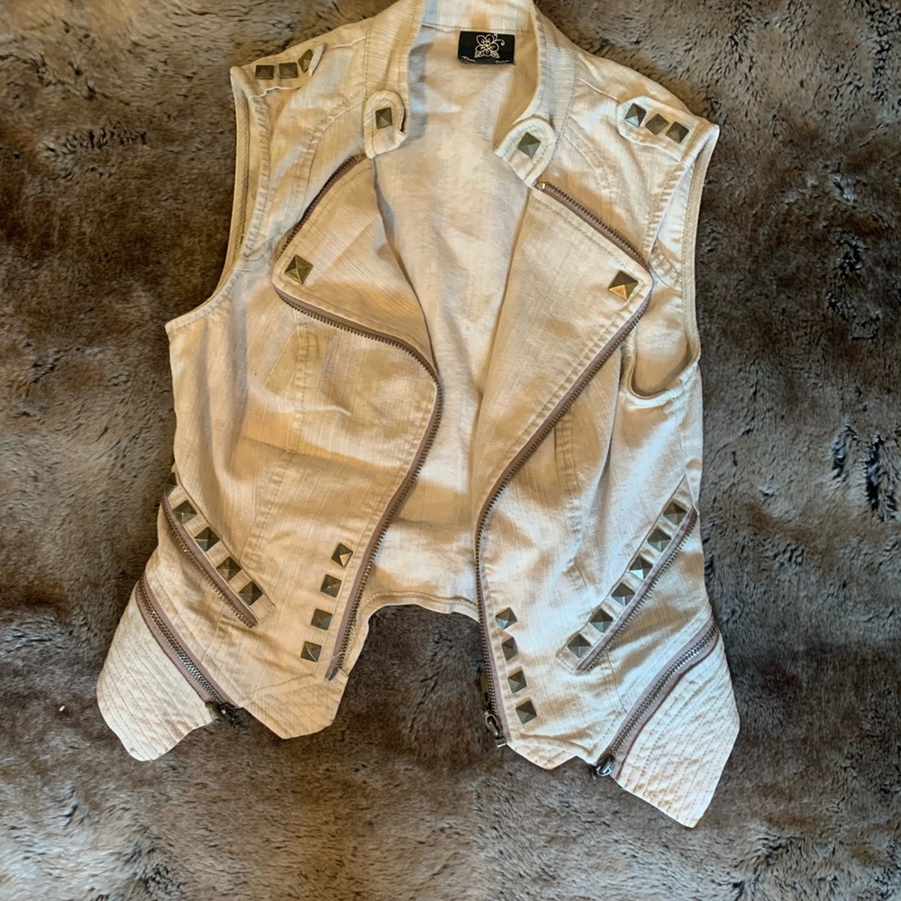 vest